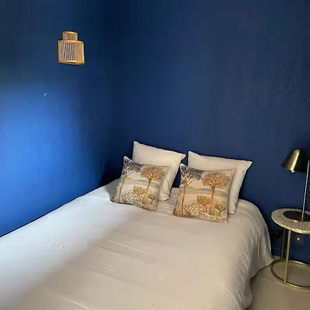 Joli Au Calme En Centre Avec Terrasse Et Parking *