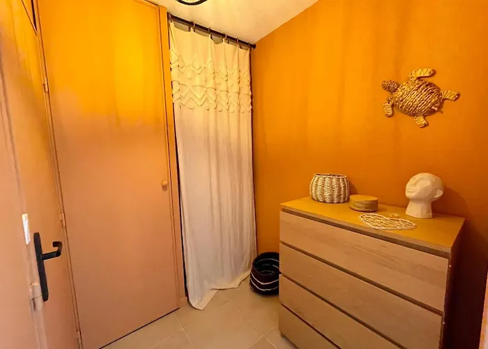 Joli Au Calme En Centre Avec Terrasse Et Parking * Sainte-Maxime