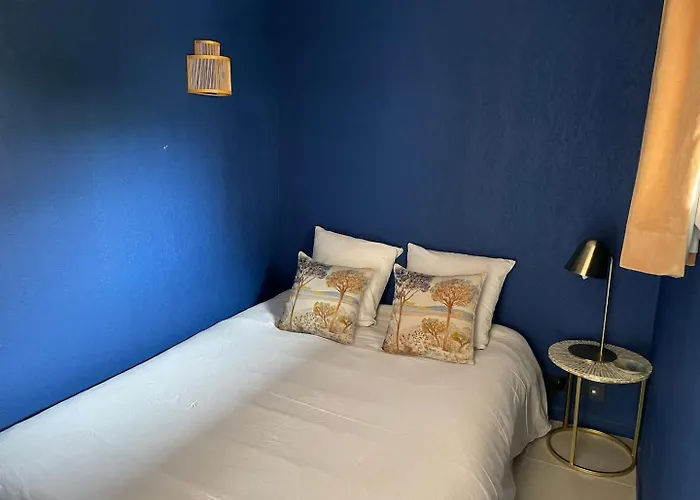 Joli Au Calme En Centre Avec Terrasse Et Parking *