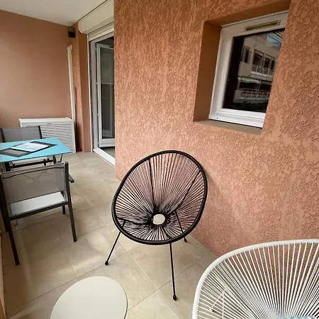 דירה Joli Au Calme En Centre Avec Terrasse Et Parking סן-מקסים