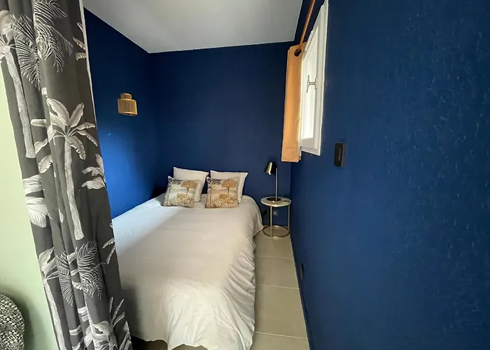 Joli Au Calme En Centre Avec Terrasse Et Parking * Sainte-Maxime