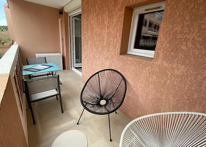 Lejlighed Joli Au Calme En Centre Avec Terrasse Et Parking Sainte-Maxime