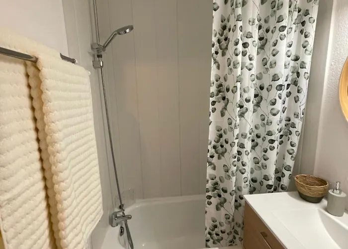 Joli Au Calme En Centre Avec Terrasse Et Parking * Sainte-Maxime