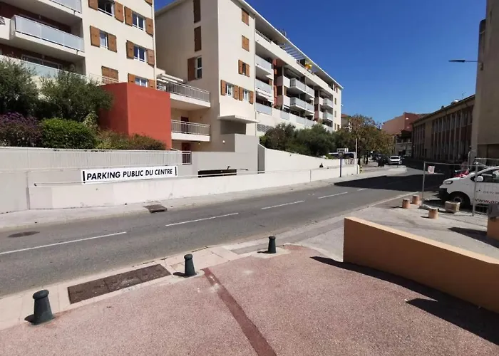 Lejlighed Joli Au Calme En Centre Avec Terrasse Et Parking